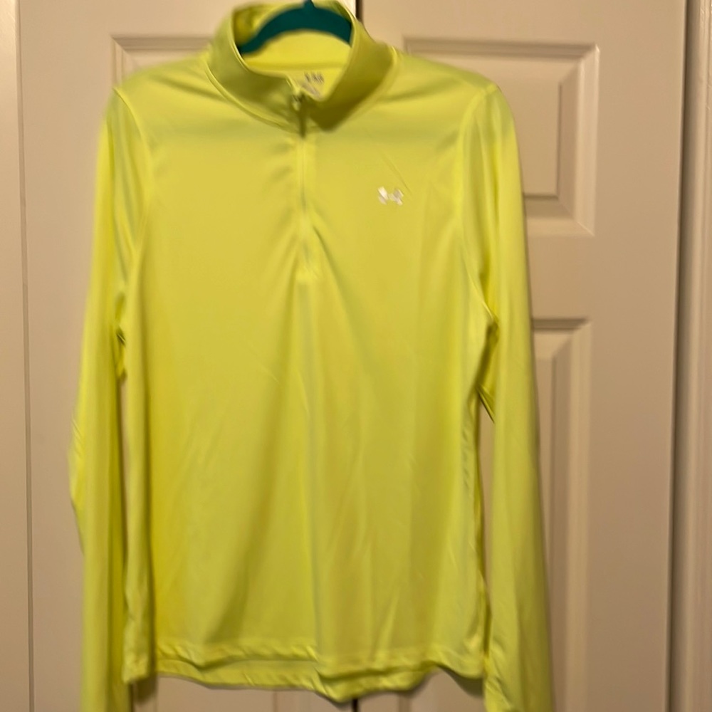 Womens size XL Under Armour long sleeve fitness top in bright yellow